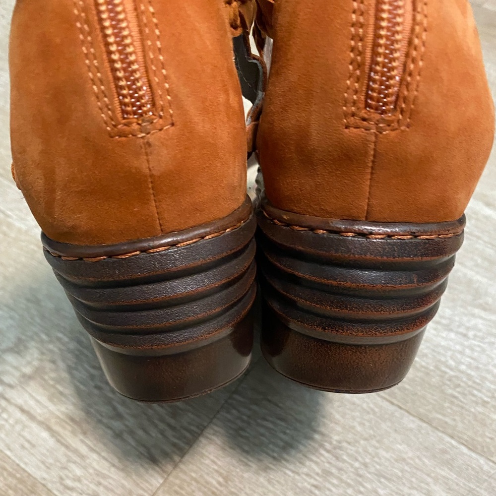 BIONICA RUSTY ORANGE WEDGE SANDALS SIZE 9M - Picture 6 of 8